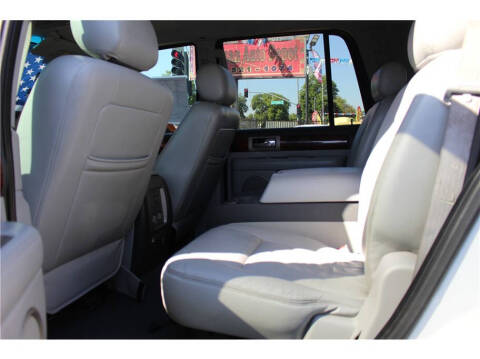 2004 Lincoln Navigator Luxury