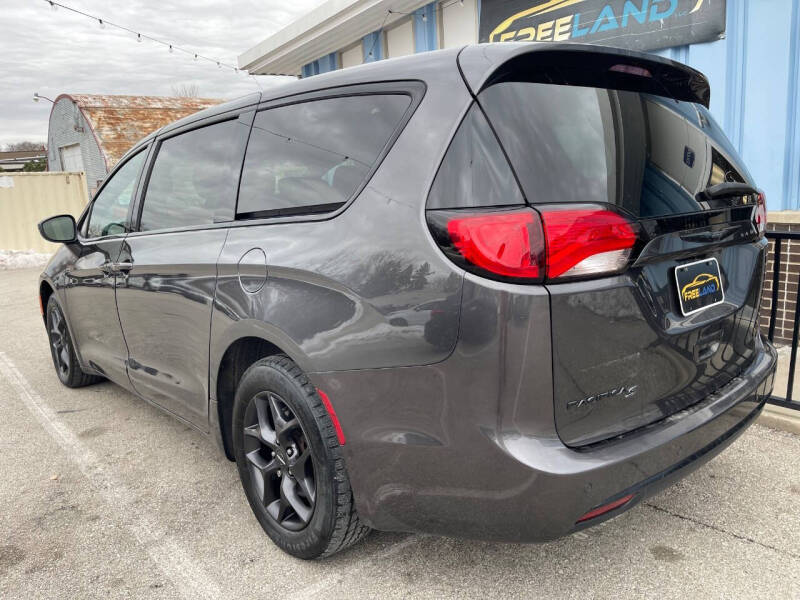 2020 Chrysler Pacifica Touring