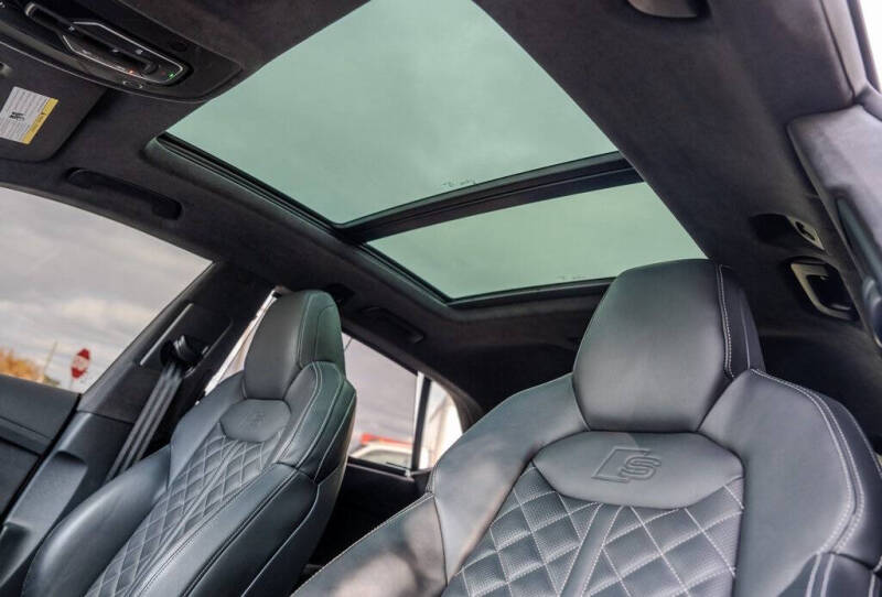 2023 Audi SQ8 4.0T quattro Prestige