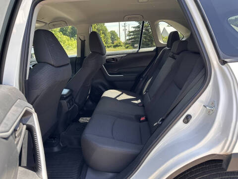 2023 Toyota RAV4 LE