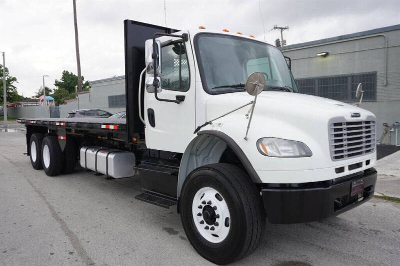 2015 Freightliner M2 106