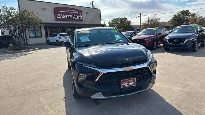 2024 Chevrolet Blazer 2LT photo 2