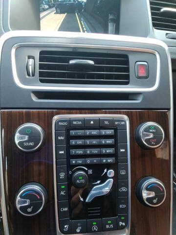 2015 Volvo V60 T5 Drive-E Platinum