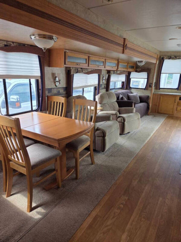 2009 Jayco Jayflight Bungalow 41' Park Model Delivery Available