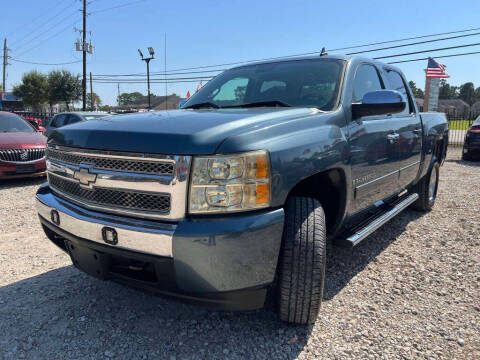 2007 Chevrolet Silverado 1500 for sale at CROWN AUTO in Spring TX