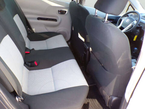 2014 Toyota Prius c Two