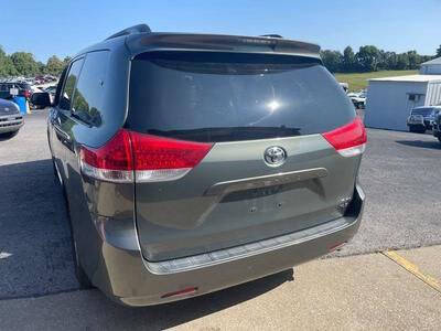 2013 Toyota Sienna XLE 8-Passenger