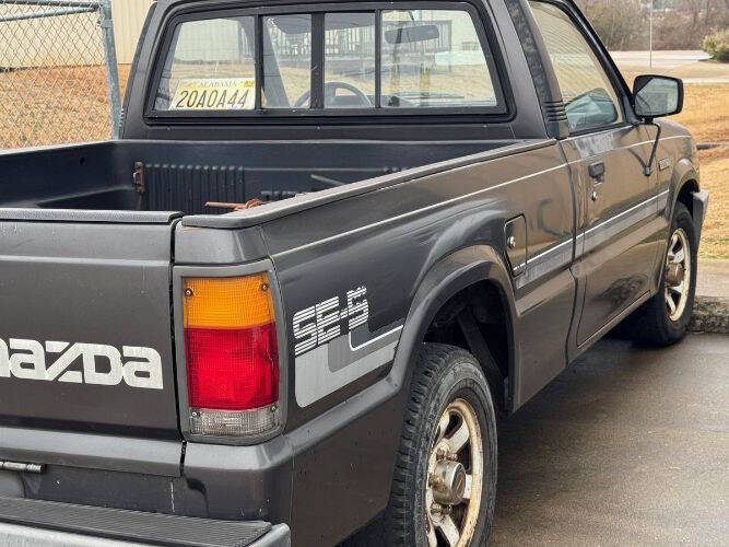 1988 Mazda B2200