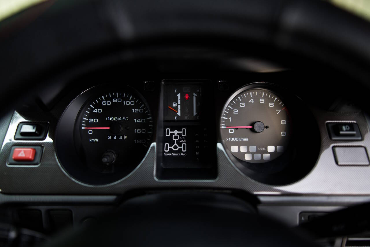 1998 Mitsubishi n/a 24