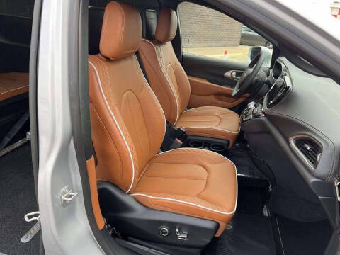 2024 Chrysler Pacifica Pinnacle