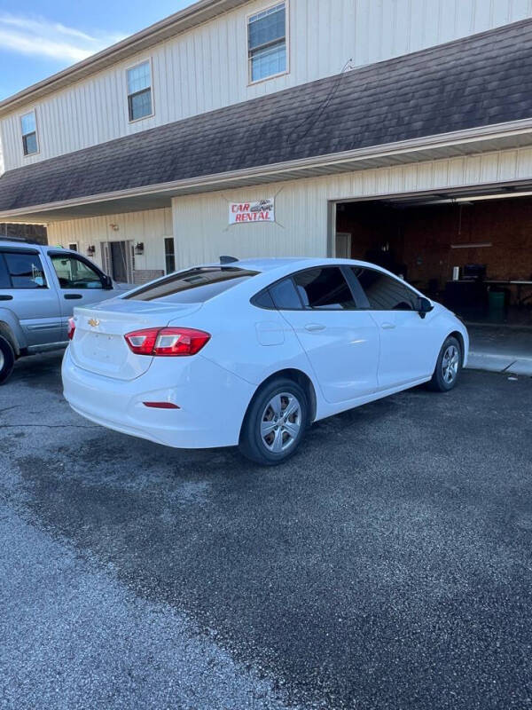 2018 Chevrolet Cruze LS photo 4