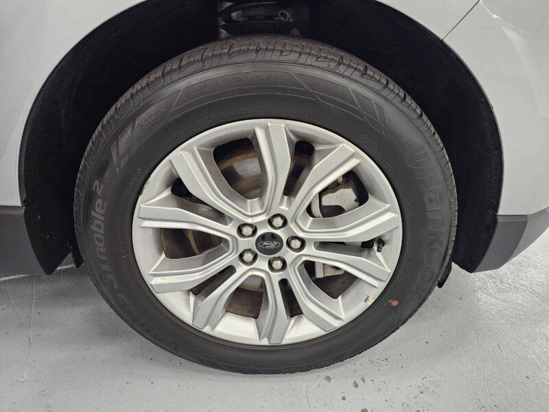 2024 Ford Edge Titanium