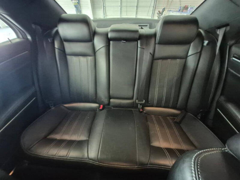 2018 Chrysler 300 S