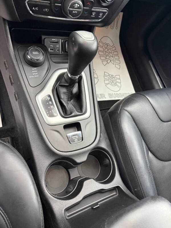 2017 Jeep Cherokee Overland