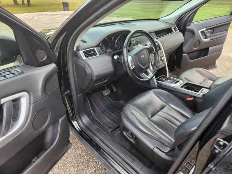 2017 Land Rover Discovery Sport HSE photo 16