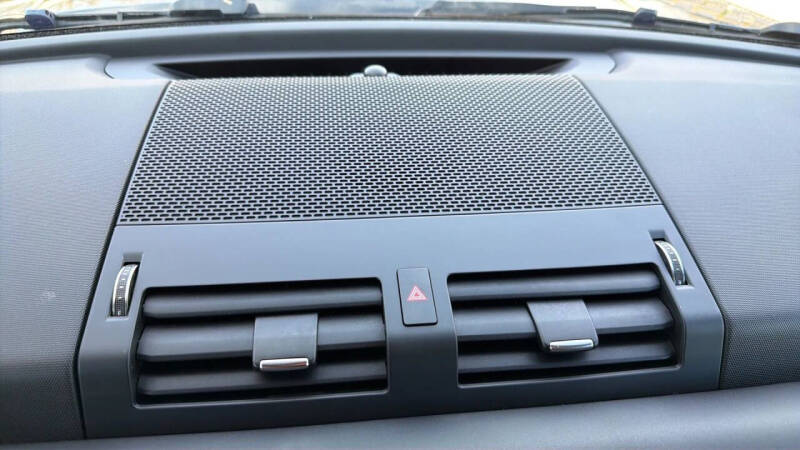 2024 Land Rover Defender 130 P400 X-Dynamic SE