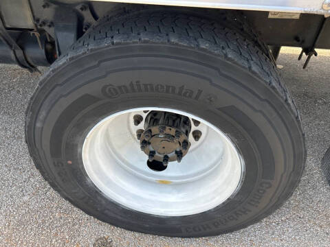 2020 Freightliner M2 106