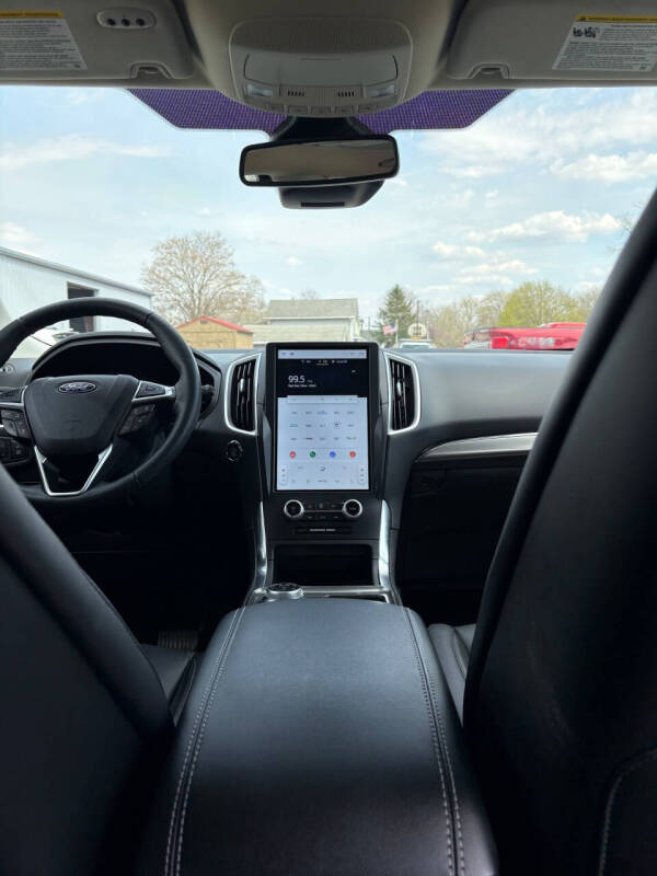 2022 Ford Edge Titanium