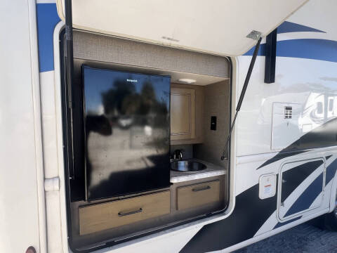 2021 Thor Motor Coach Hurricane