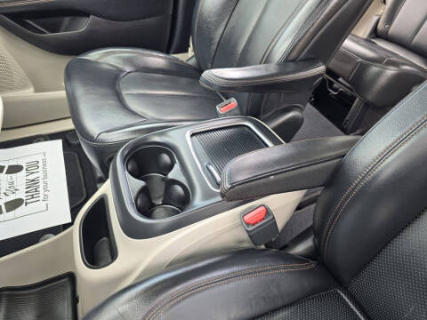 2017 Chrysler Pacifica Touring-L Plus