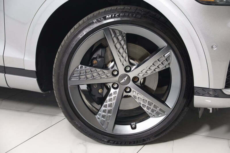 2023 Genesis GV70 2.5T Standard