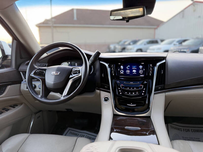 2017 Cadillac Escalade ESV Premium Luxury