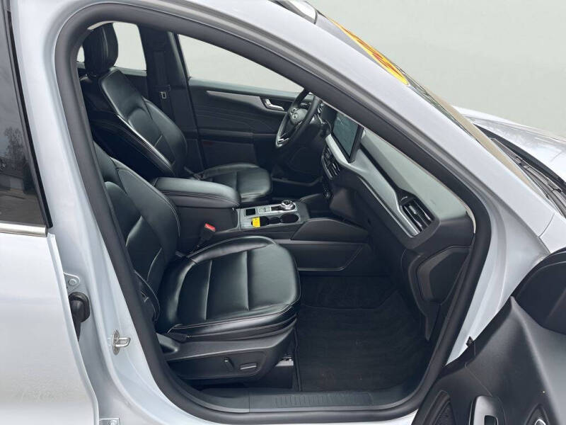 2025 Ford Escape Platinum