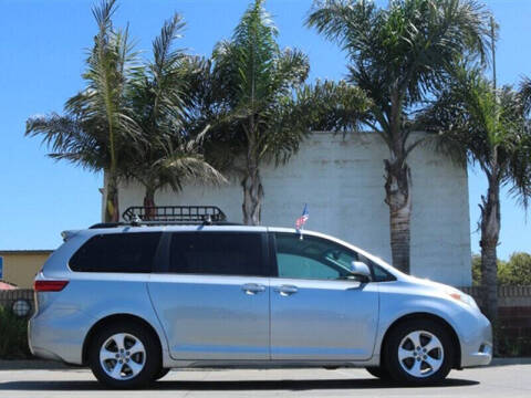 2017 Toyota Sienna LE 8-Passenger
