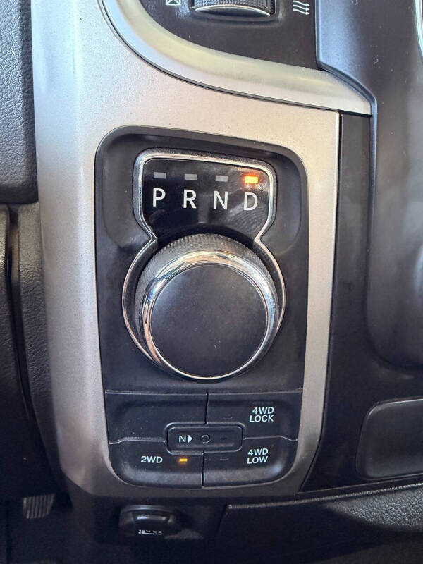 2016 RAM 1500 SLT