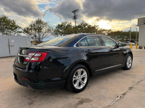 2017 Ford Taurus SEL