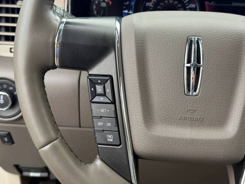 2017 Lincoln Navigator Select