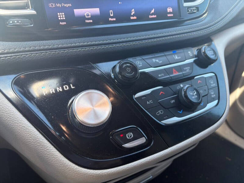 2021 Chrysler Pacifica Touring L