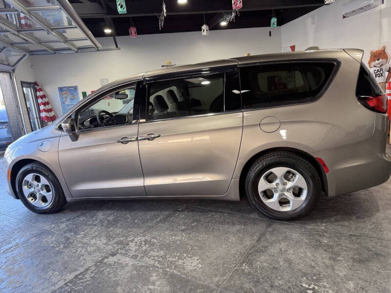 2018 Chrysler Pacifica Hybrid Touring Plus
