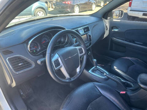 2013 Chrysler 200 Limited