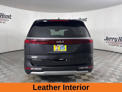 2024 Kia Carnival EX