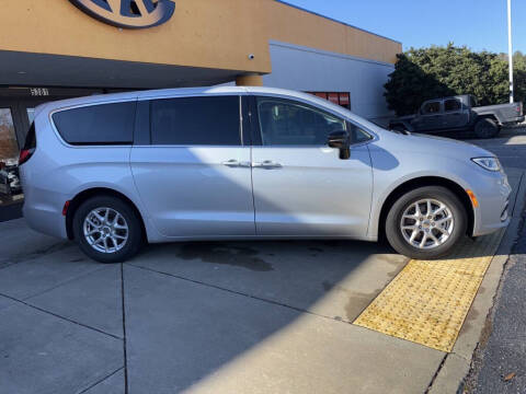 2024 Chrysler Pacifica Touring L