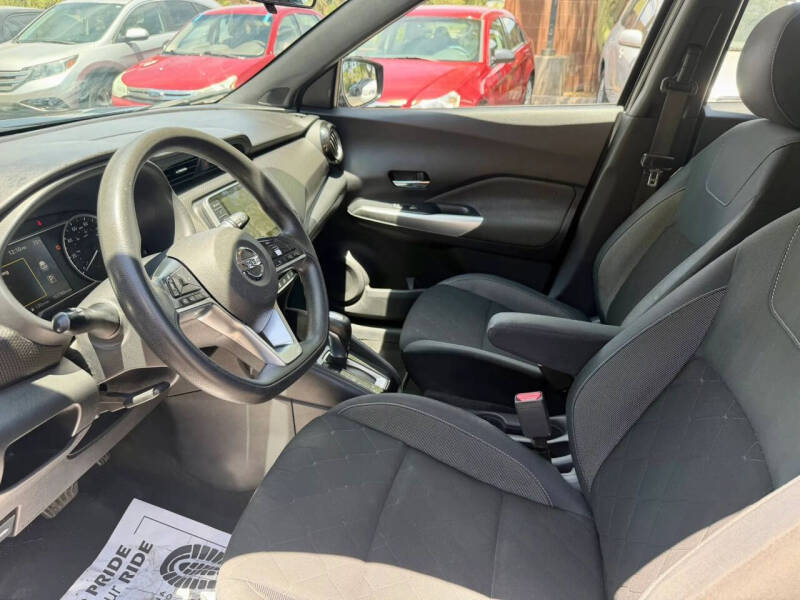 2020 Nissan Kicks SV