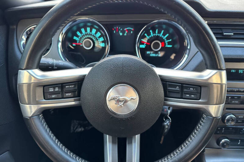 2013 Ford Mustang V6