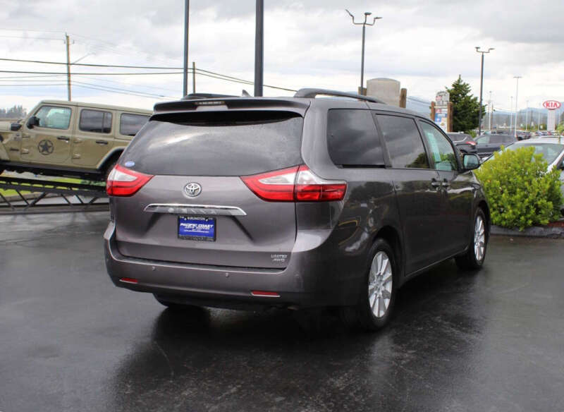 2017 Toyota Sienna