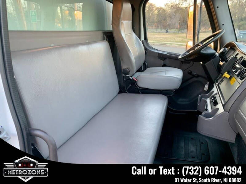 2019 Freightliner M2 106