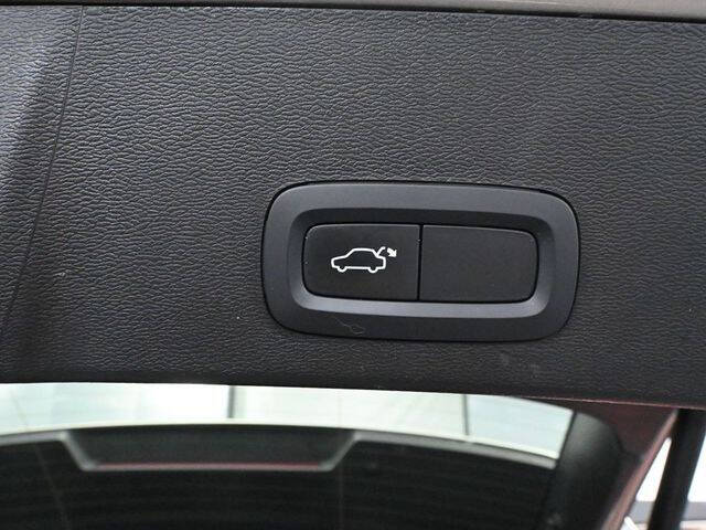 2023 Volvo XC40 B5 Core
