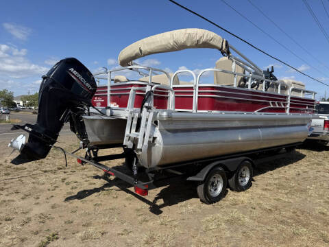 2021 Sun Tracker 20 DLX