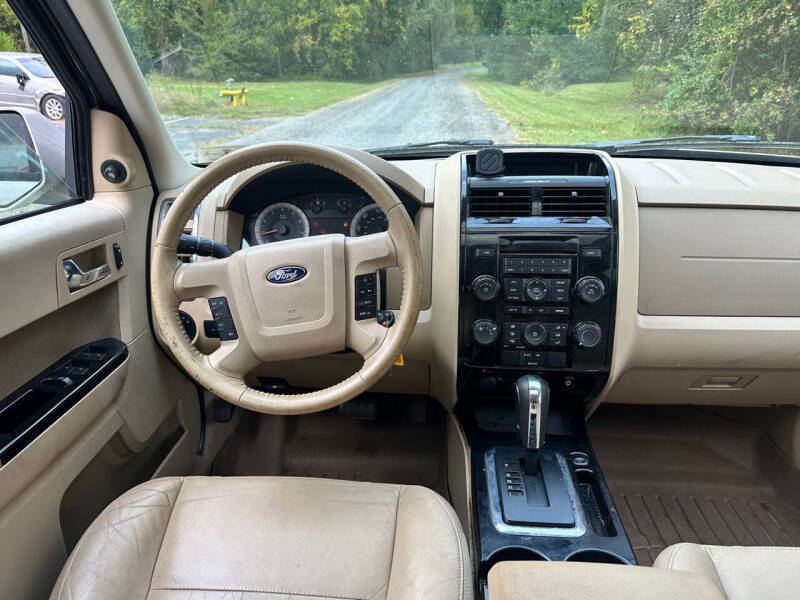 2009 Ford Escape Limited photo 14