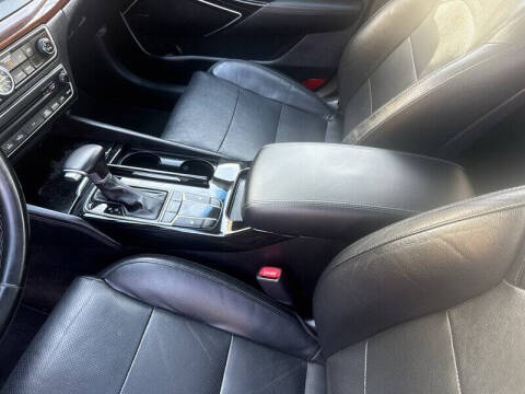 2017 Kia Cadenza Premium