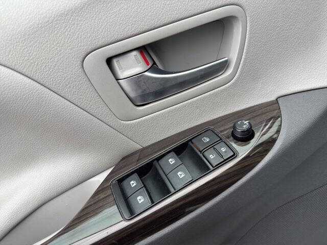 2020 Toyota Sienna XLE Premium 8-Passenger