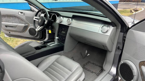 2006 Ford Mustang GT Deluxe