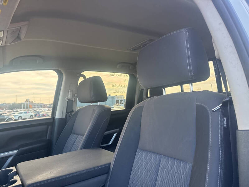 2021 Nissan Titan SV