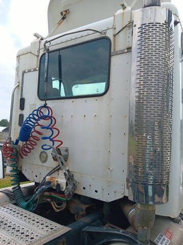 2005 Freightliner Columbia 120