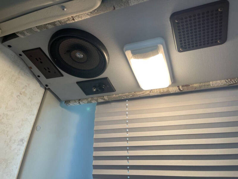 2002 Winnebago Rialta