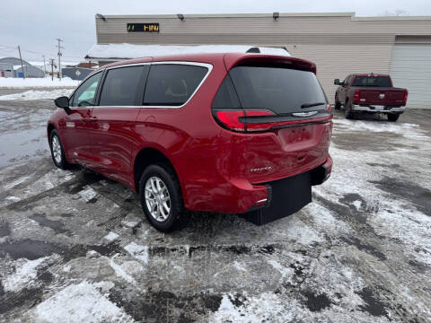 2025 Chrysler Pacifica Select
